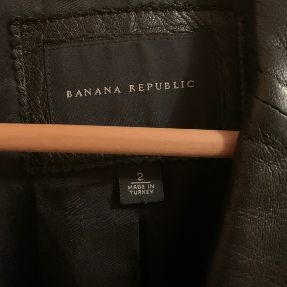 Woman’s leather jacket - Picture 2 of 3